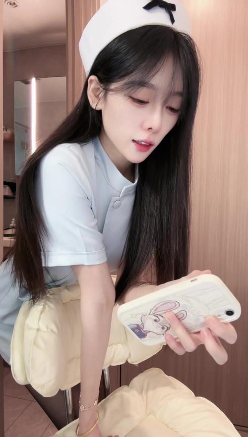 天天发美女视频的女的qq多少群