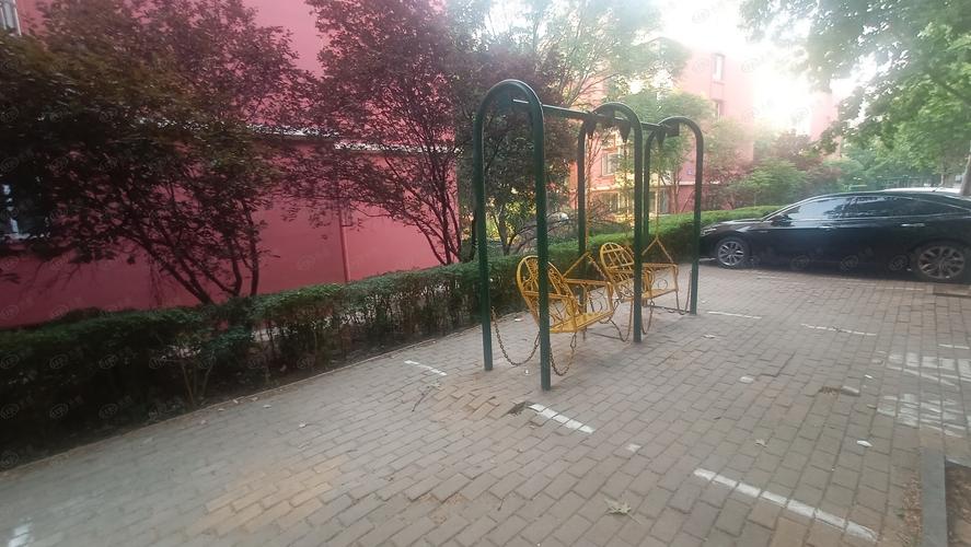 卧龙花园楼盘