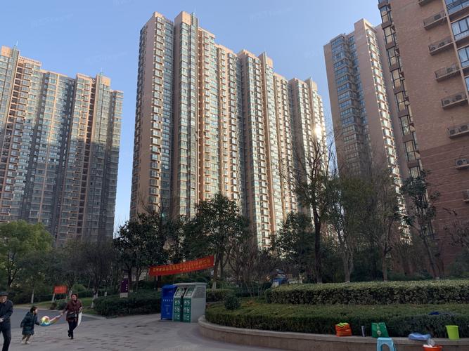 郑州锦艺楼盘