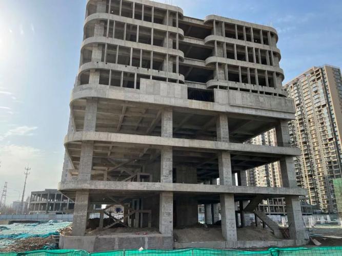 宇建城市花园烂尾楼