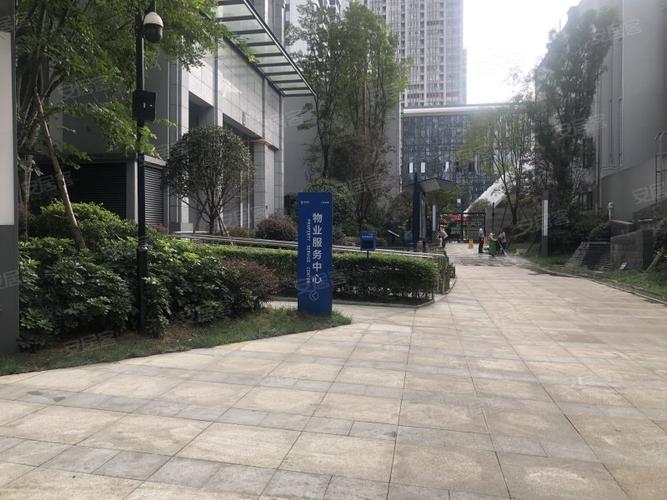 成都蓝润楼盘