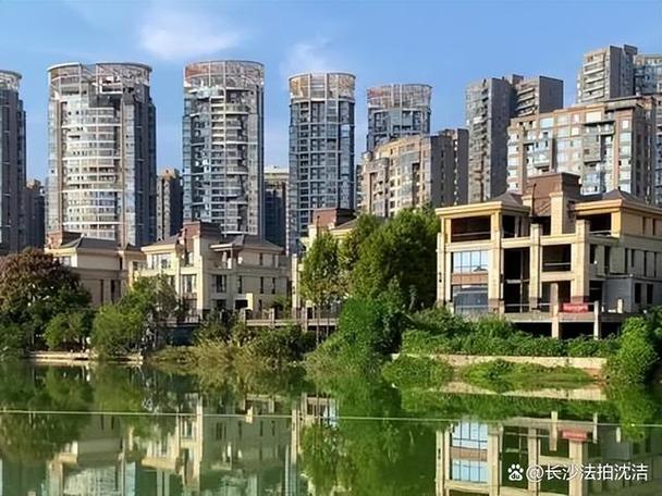 长沙藏珑湖上国际花园房价
