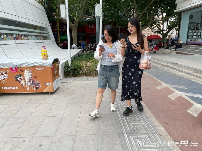 合肥步行街小花园小姐