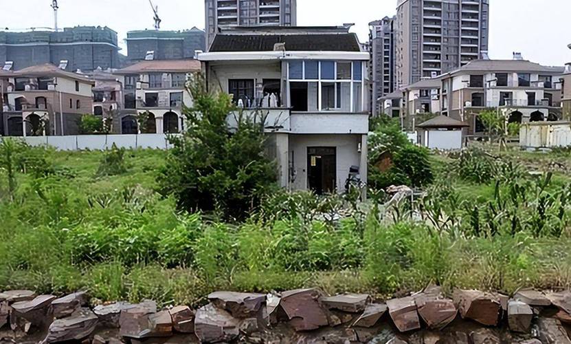 长新花园别墅死人