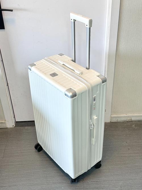 出租房怎么藏行李箱