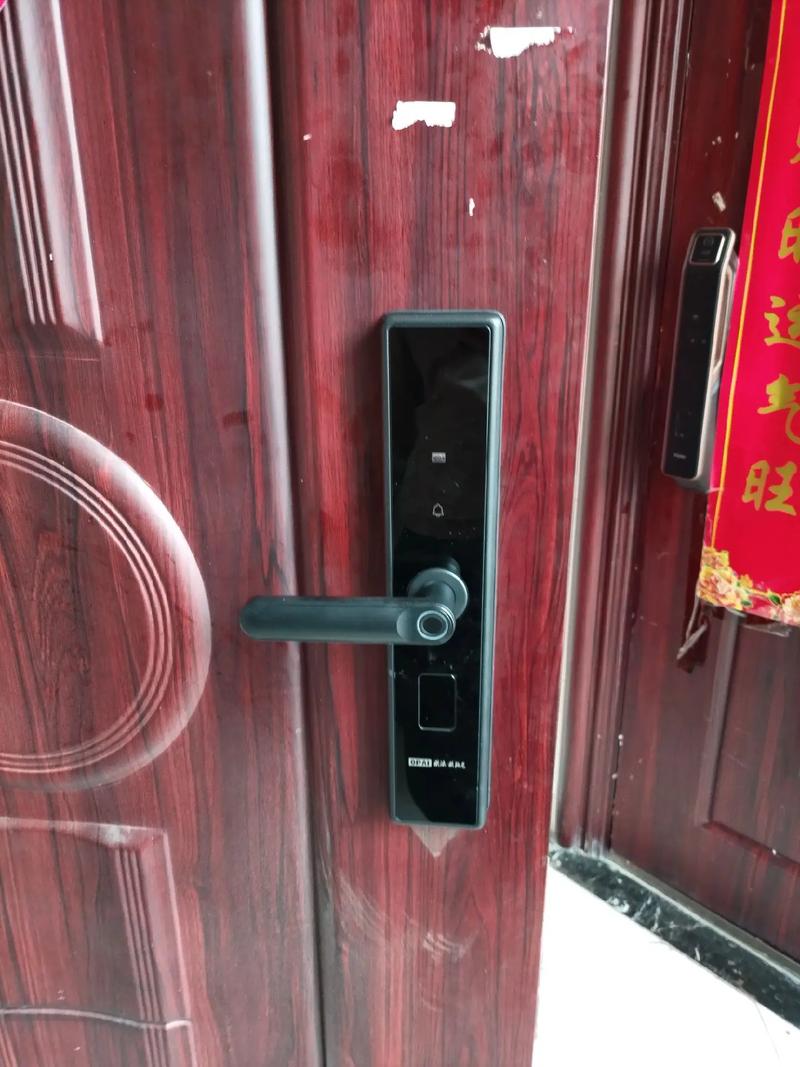 出租房指纹锁怎么设置