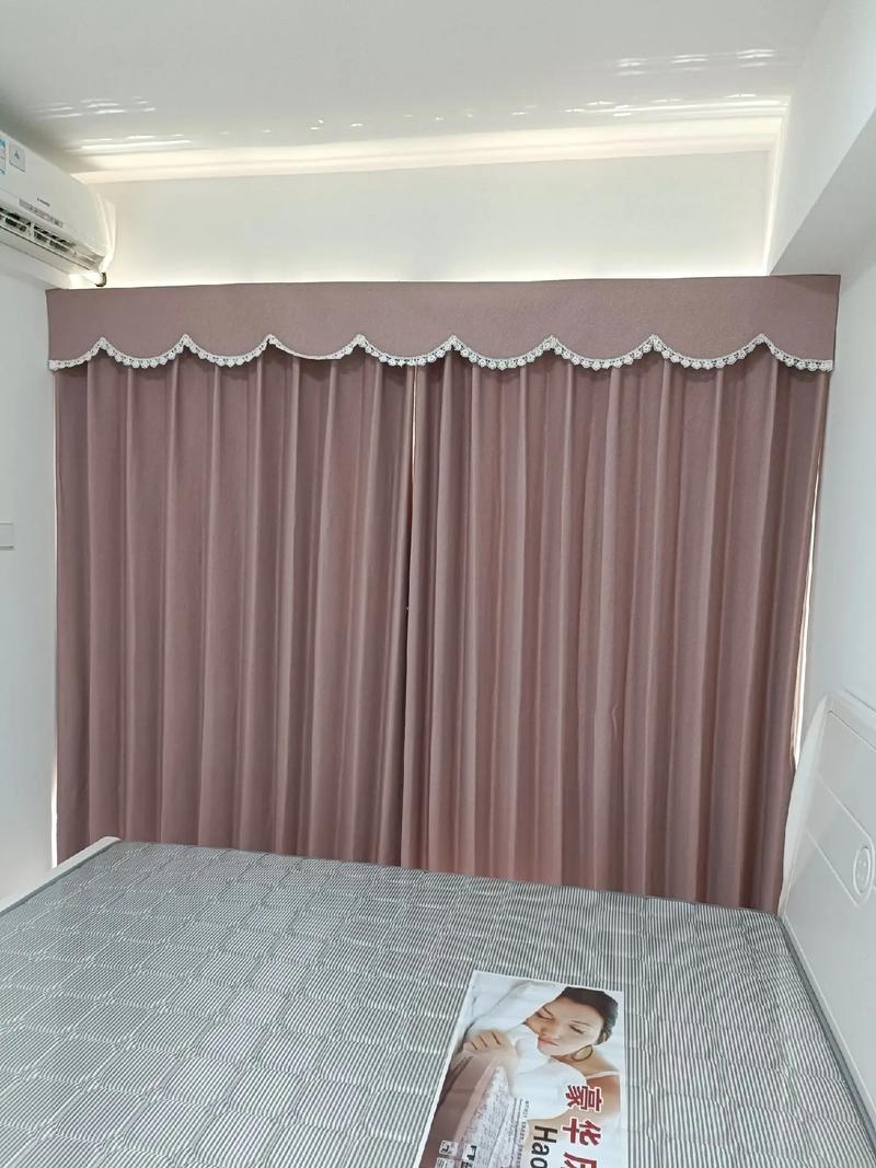 出租房床帘怎么挂