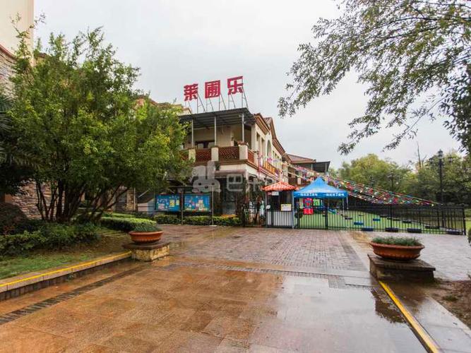 当代卡梅尔小镇房价