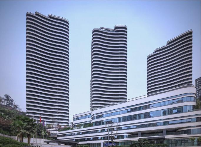 重庆江边楼盘