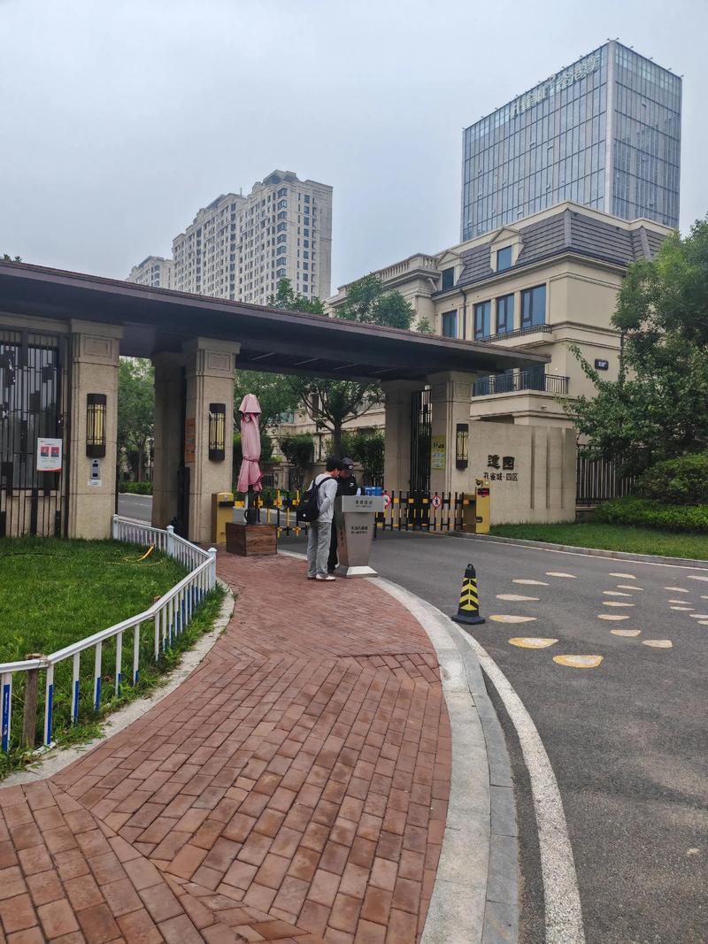 港逸花园价格暴跌
