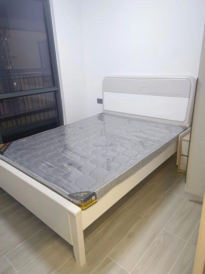 租房木板床怎么铺