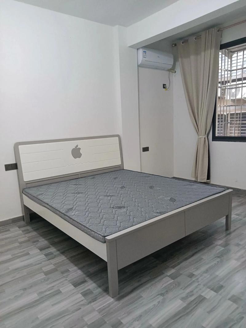 租房子怎么放床