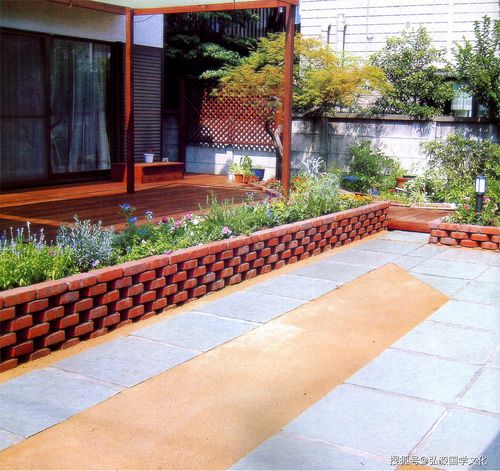 农村砖头垒花园图片