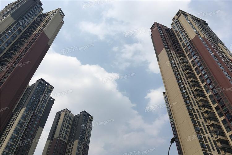 金色乐府是万科的低端楼盘