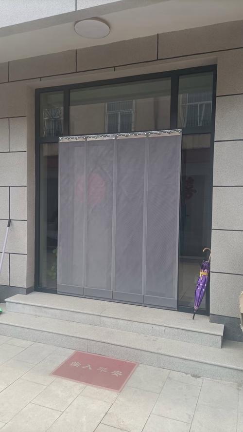 租房门帘怎么安装