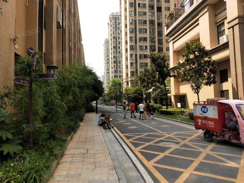 衡阳银泰红城垃圾楼盘