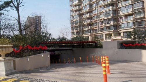 莲花河畔景苑房价