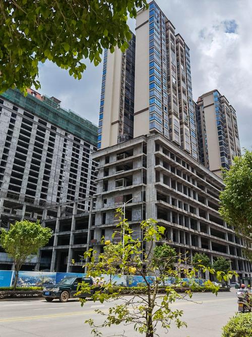 南充中环岛烂尾楼楼盘