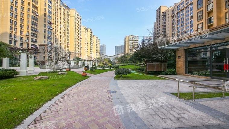 成都檀香花园二手房