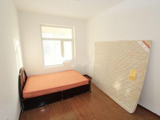 哈西花园小学校区房