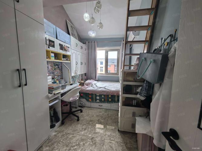 世界名园二手房价