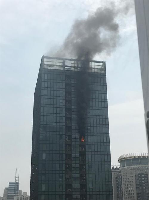 郑州一在建楼盘着火