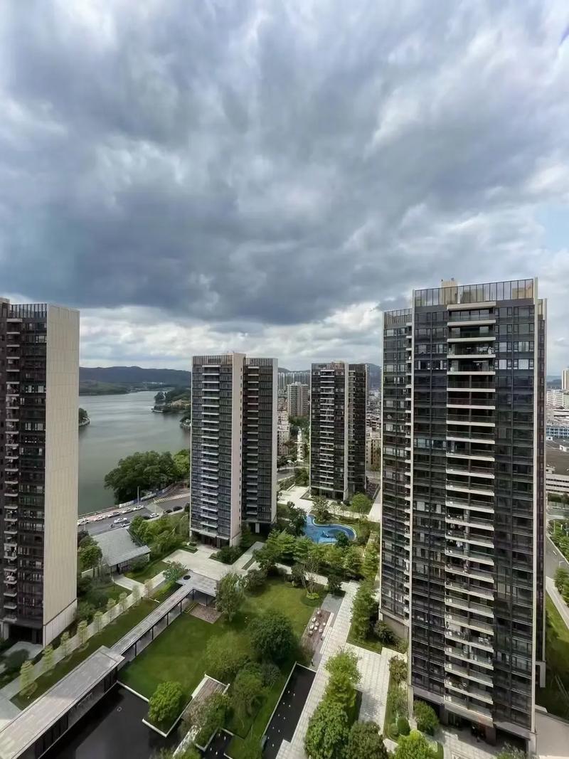 金众金域半山花园