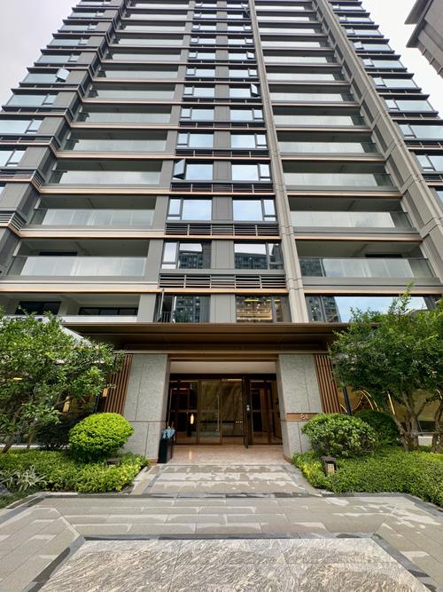 仪陇新政领秀清华楼盘