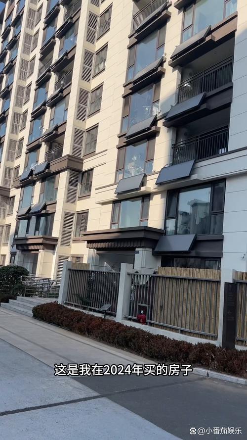 青岛悦湖山楼盘停工