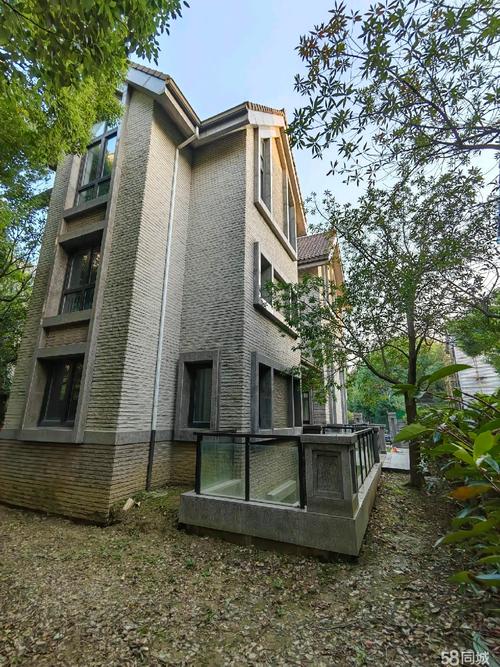 华丽家族太湖上景花园