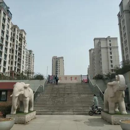 青岛龙泽书苑楼盘