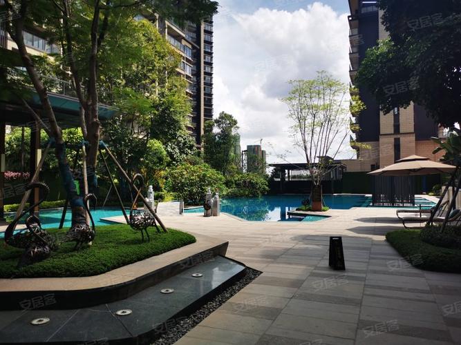 南宁凤凰江湾广场楼盘