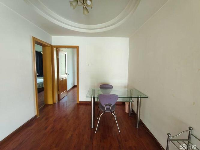 西山区兴隆花园