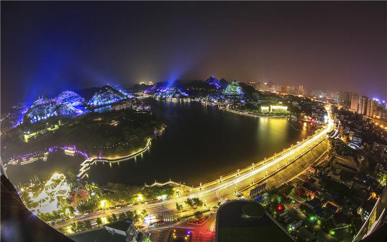 安顺虹山湖楼盘