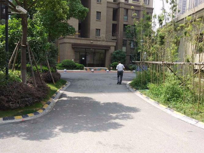 昆山世茂东外滩房价