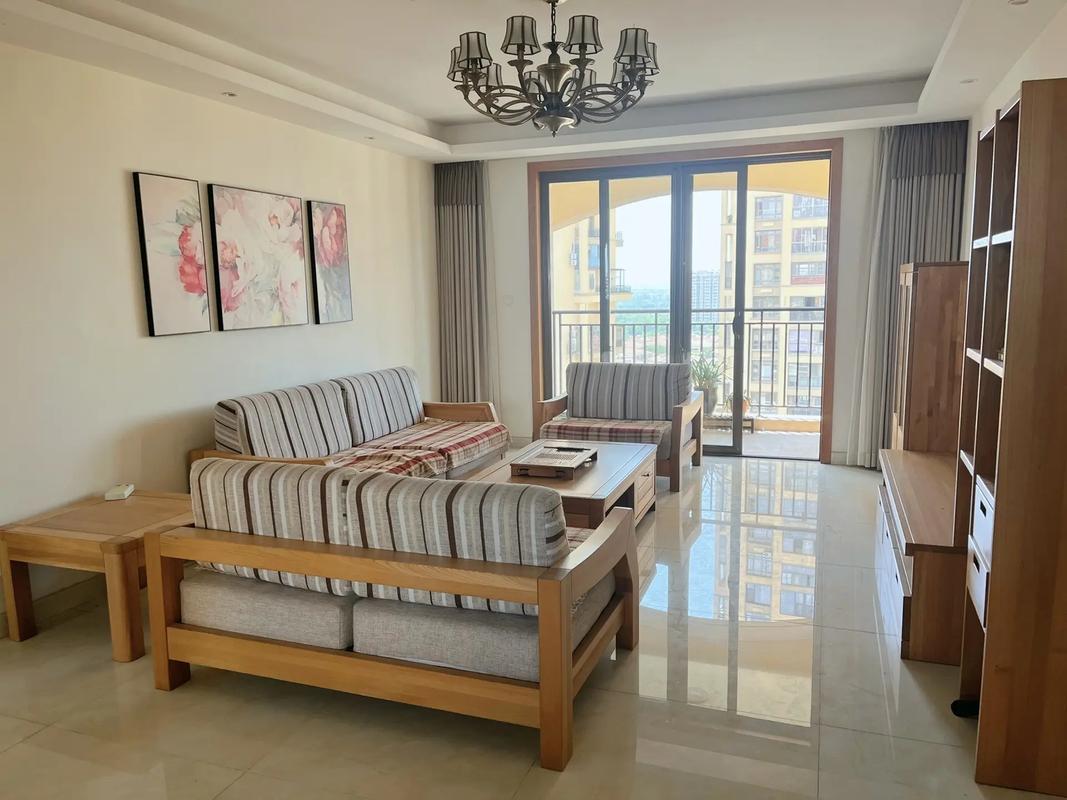 金华保集蓝郡房价