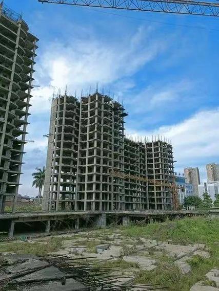 巴南区大量楼盘烂尾