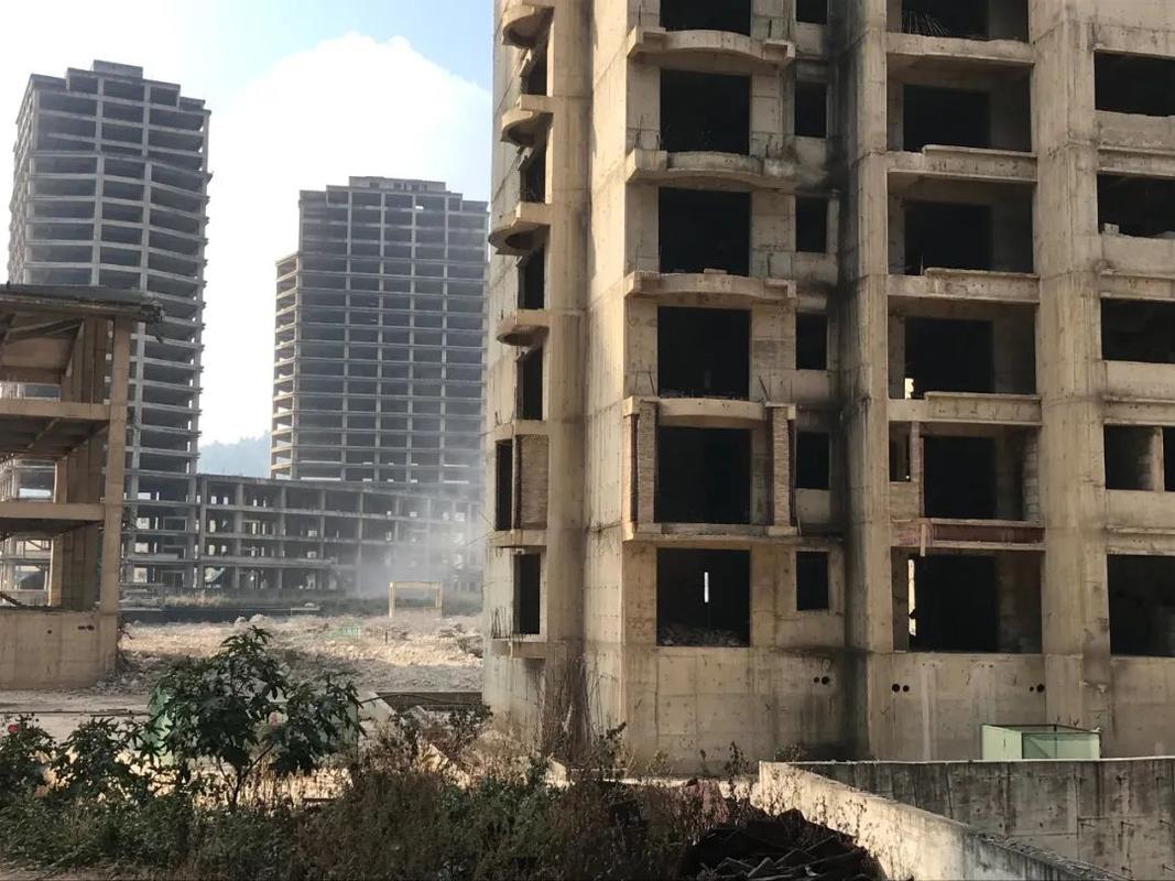 烟台海峰楼盘烂尾