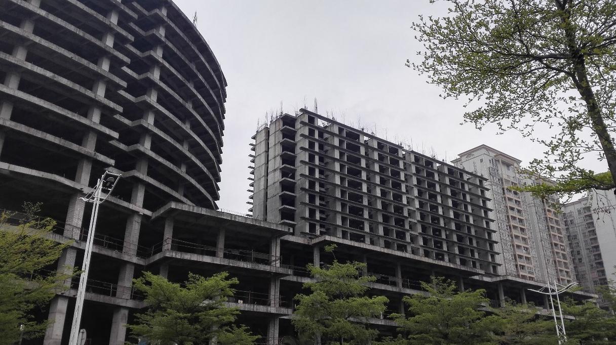 烟台海峰楼盘烂尾