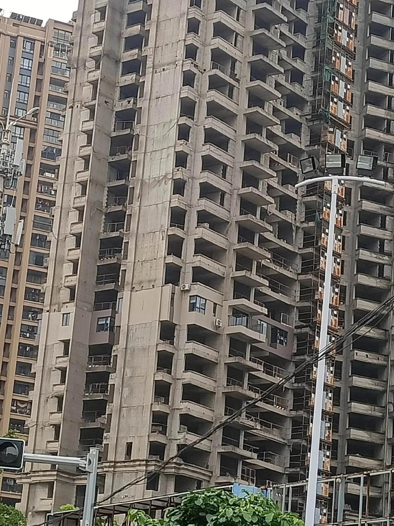 烟台海峰楼盘烂尾