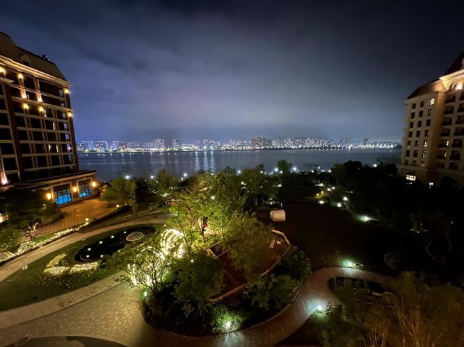 花园酒店夜景