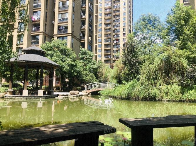 新西湖小镇楼盘现状