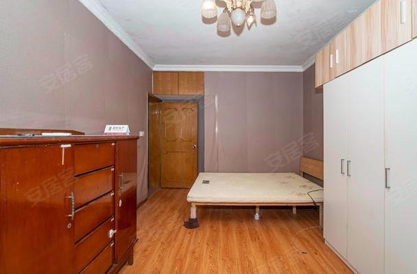 华师大一村房价