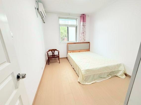 华师大一村房价