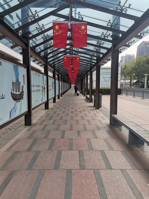 花园路与纬五路交叉口