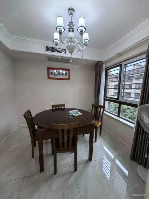 江津滨江春城房价