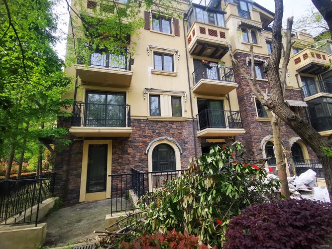 龙湖滟澜山房价