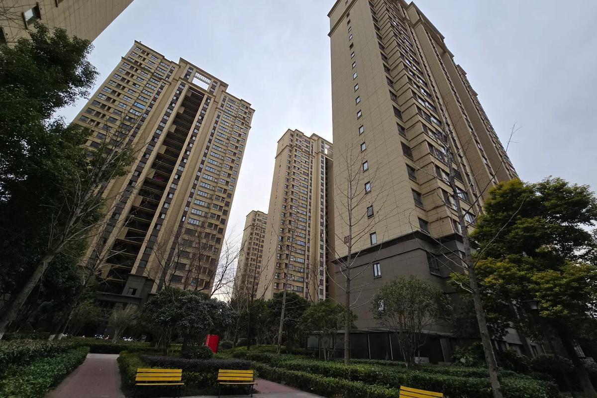 高铁站附近楼盘好不好